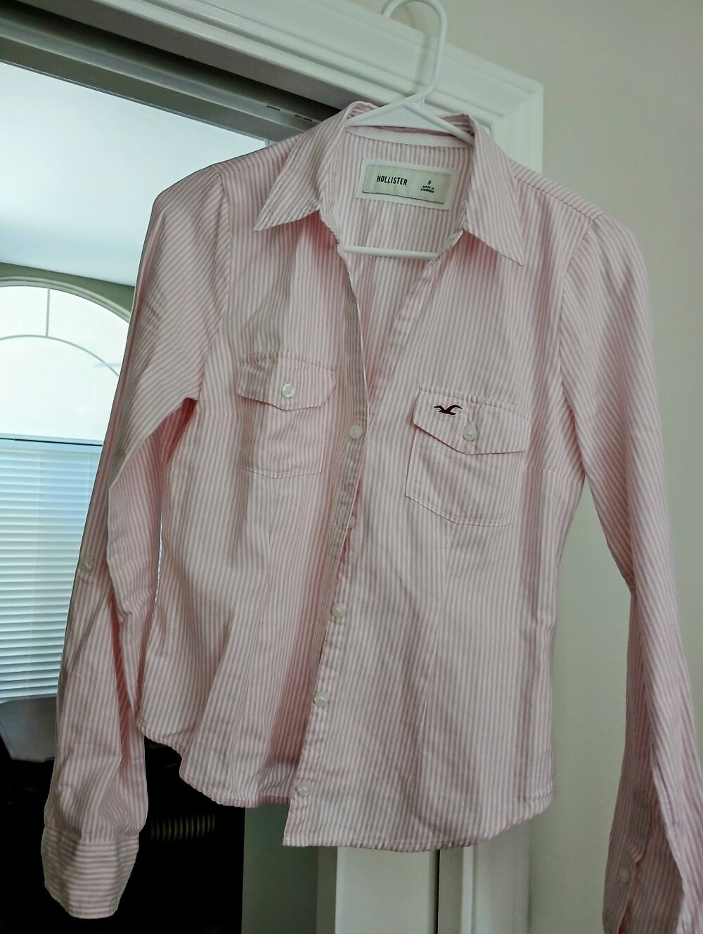 Hollister Pink and White Striped Button-Up Shirt-ES size